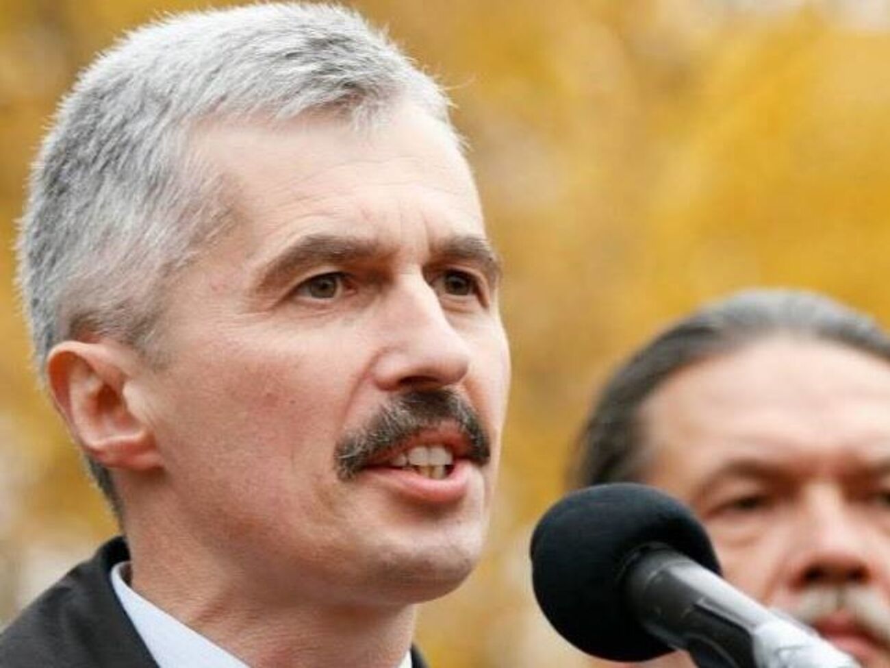 Червак: Что делать с теми, кто обращался в суд и кто судил Шухевича?&nbsp;А прежде всего &ndash;&nbsp;тех, кто "воевал" с командиром УПА.&nbsp;Остаться в Киеве? Уехать в Москву или Иерусалим?