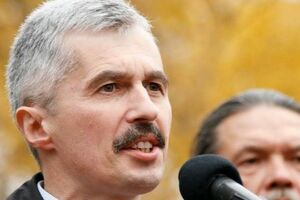 Червак: Что делать с теми, кто обращался в суд и кто судил Шухевича? А прежде всего – тех, кто "воевал" с командиром УПА. Остаться в Киеве? Уехать в Москву или Иерусалим?