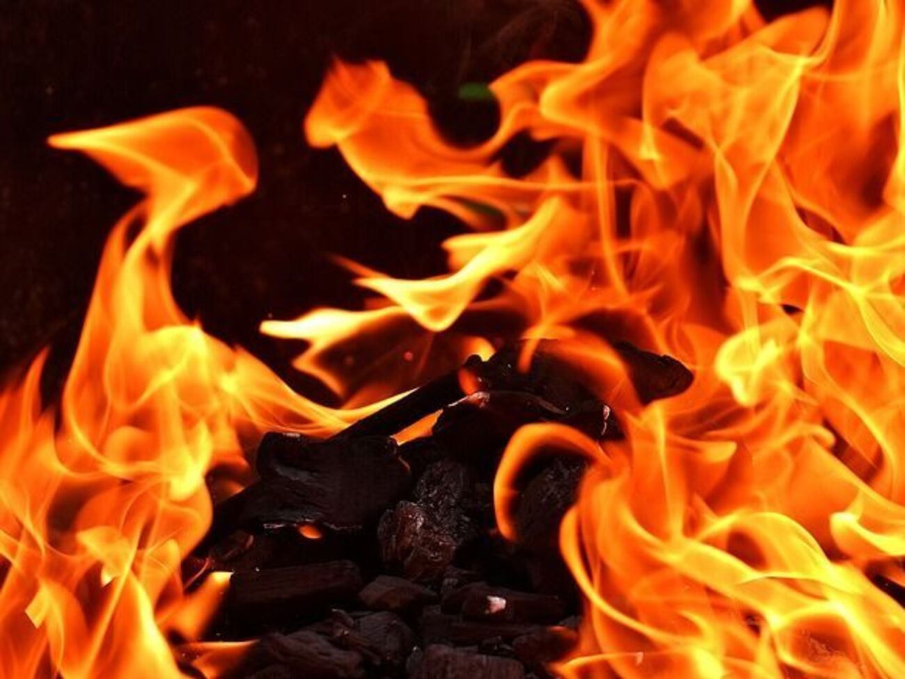 У центрі Львова на площі Старий Ринок, 8 горіло відділення банку