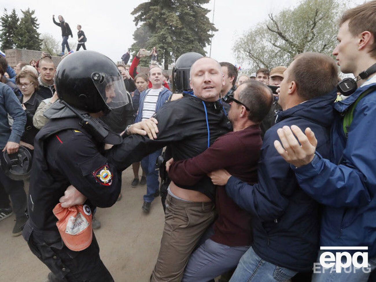 Суды над задержанными проходят круглосуточно