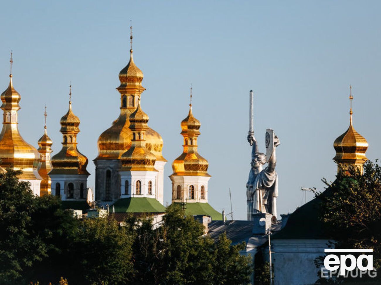 За даними "Схем", на території Лаври проводять незаконне будівництво