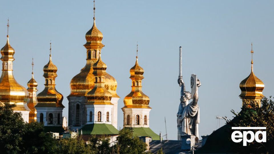По данным "Схем", на территории Лавры ведется незаконное строительство