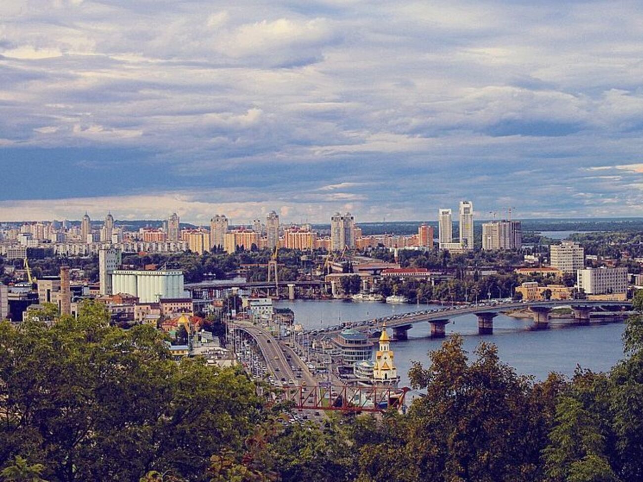 Новые тарифы на содержание домов в Киеве вступят в силу с 1 июля