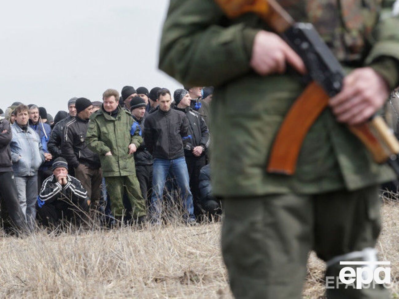 По данным украинской разведки, за незначительные нарушения дисциплины боевики отправляют военнослужащих "на яму"