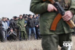 По данным украинской разведки, за незначительные нарушения дисциплины боевики отправляют военнослужащих "на яму"