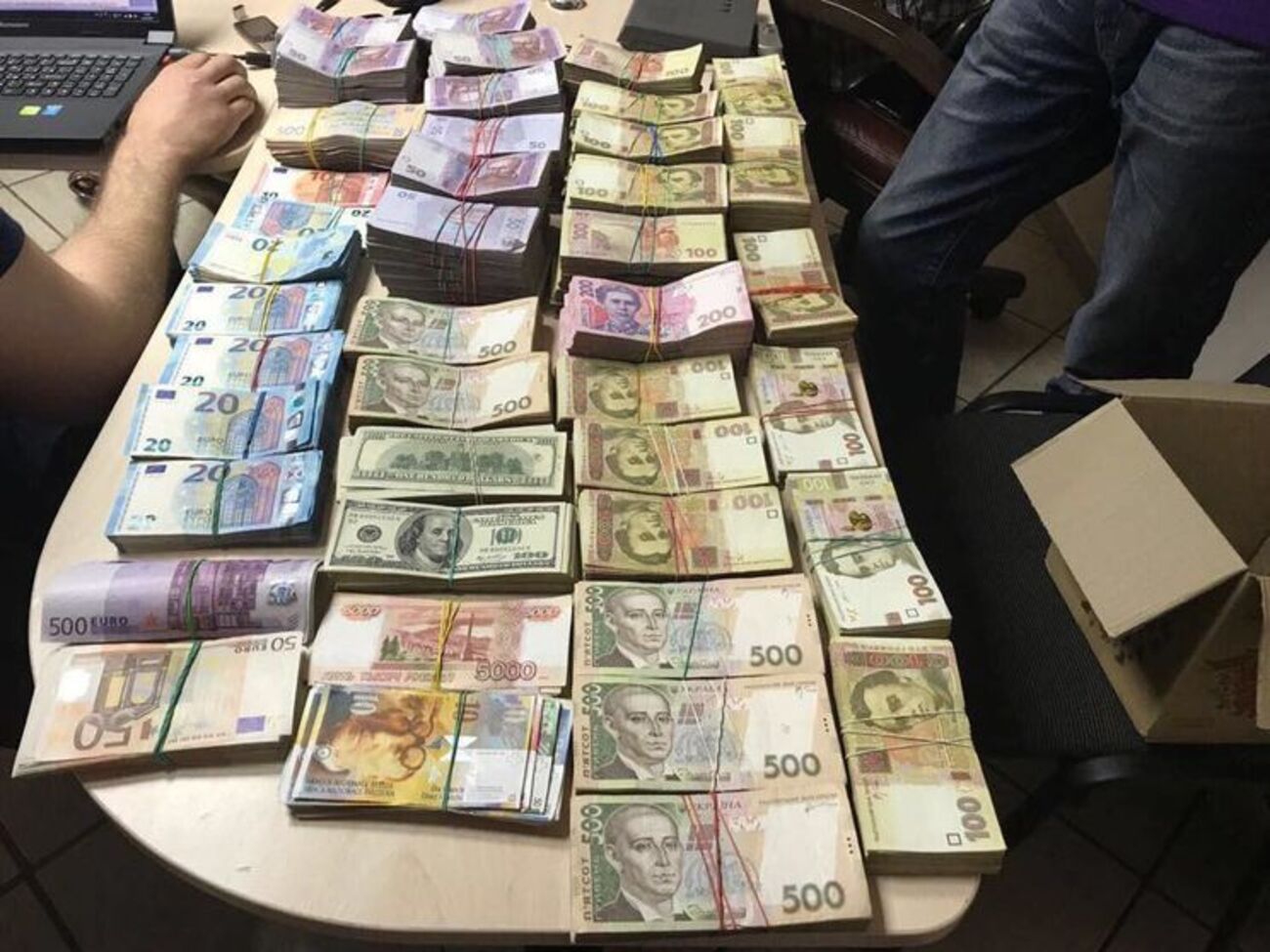 Лариса Сарган: Вирішується питання про накладення арешту на вилучені майно і кошти