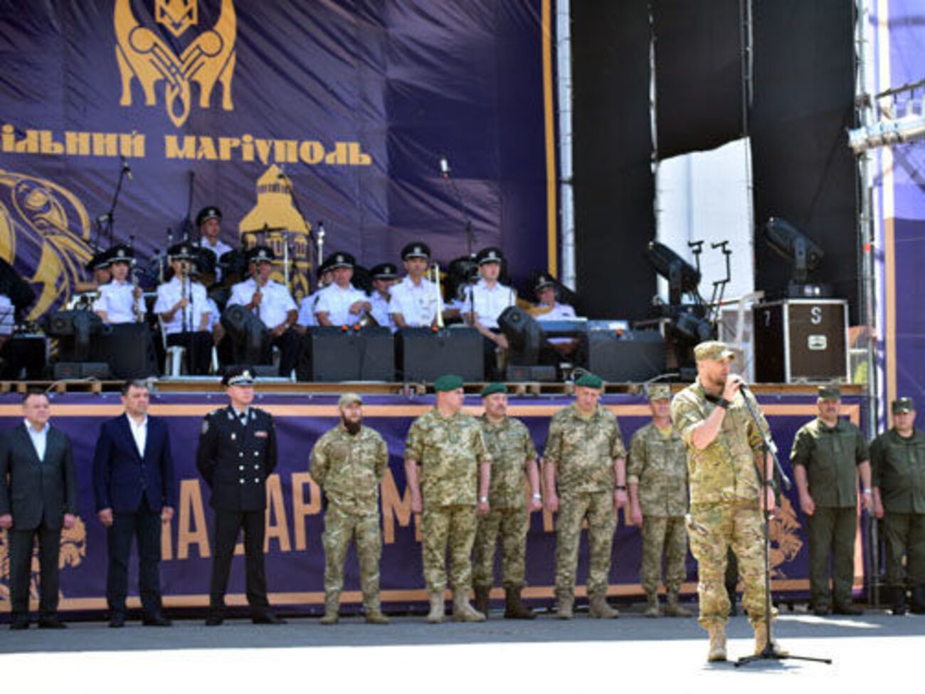 Троян: Маріуполь знає, що за сила добровольці і що таке "Азов"
