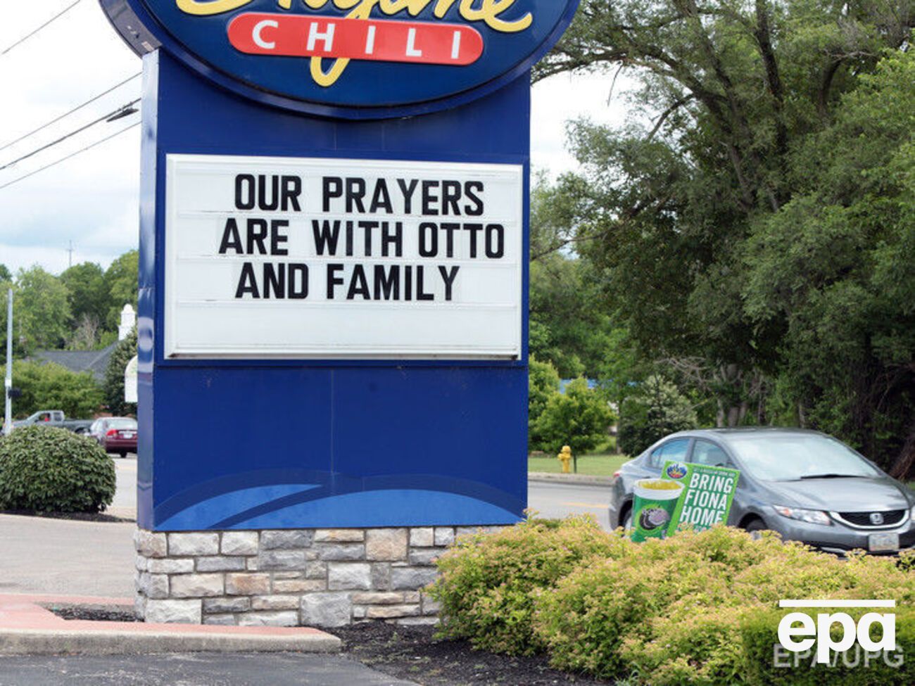 У США з'явилися постери на підтримку сім'ї Вомбієра