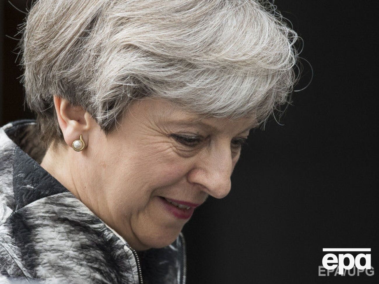 В Лондоне после пожара протестующие требовали отставки Мэй