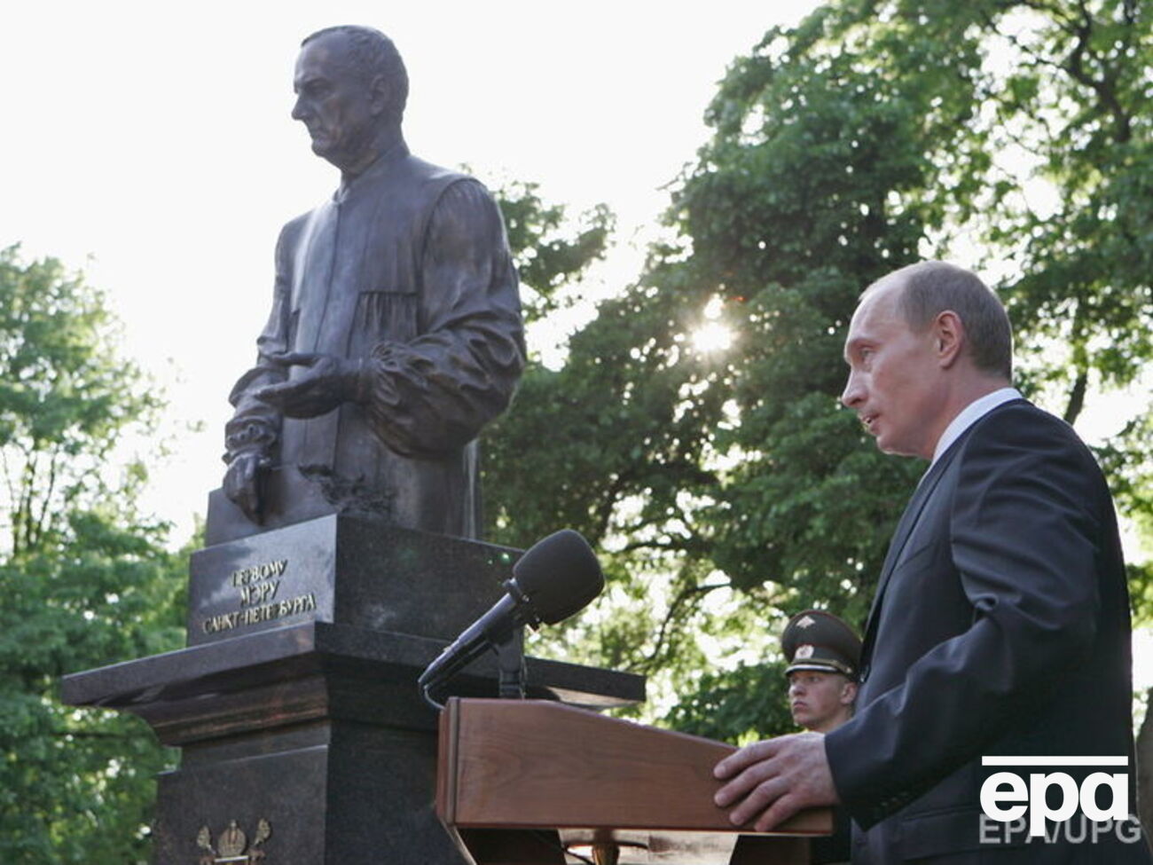 Путин был помощником Собчака