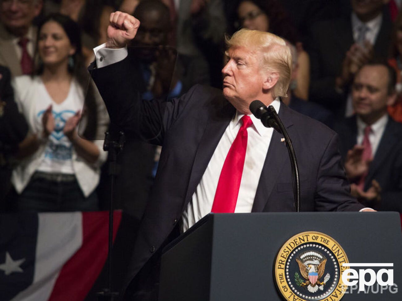 Трампу нужно все объяснять простыми словами, считает Чорновил