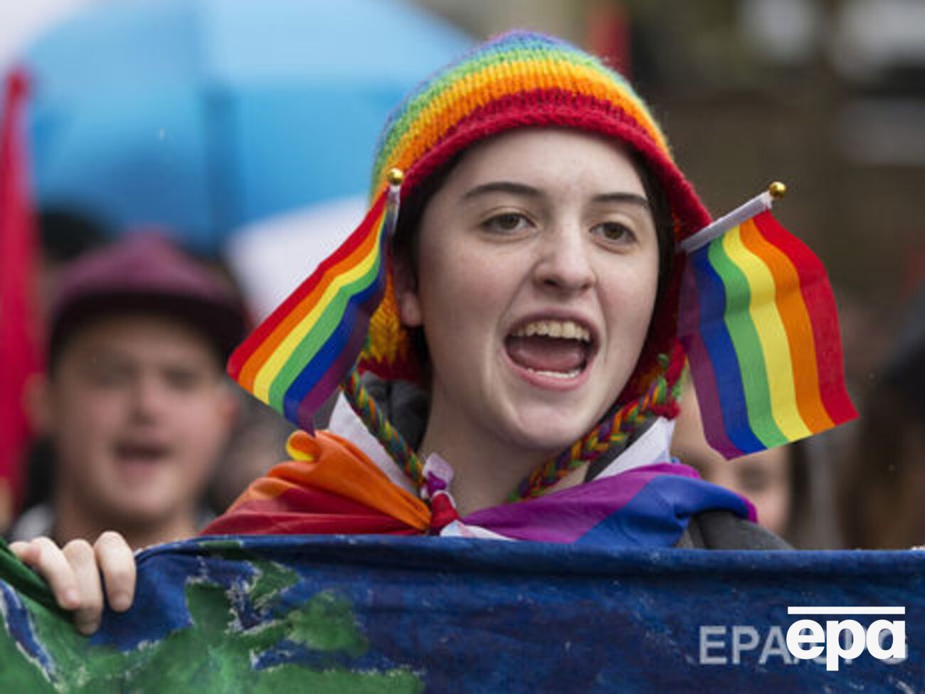У парку Шевченка в Києві перебуває приблизно сто супротивників ЛГБТ-маршу