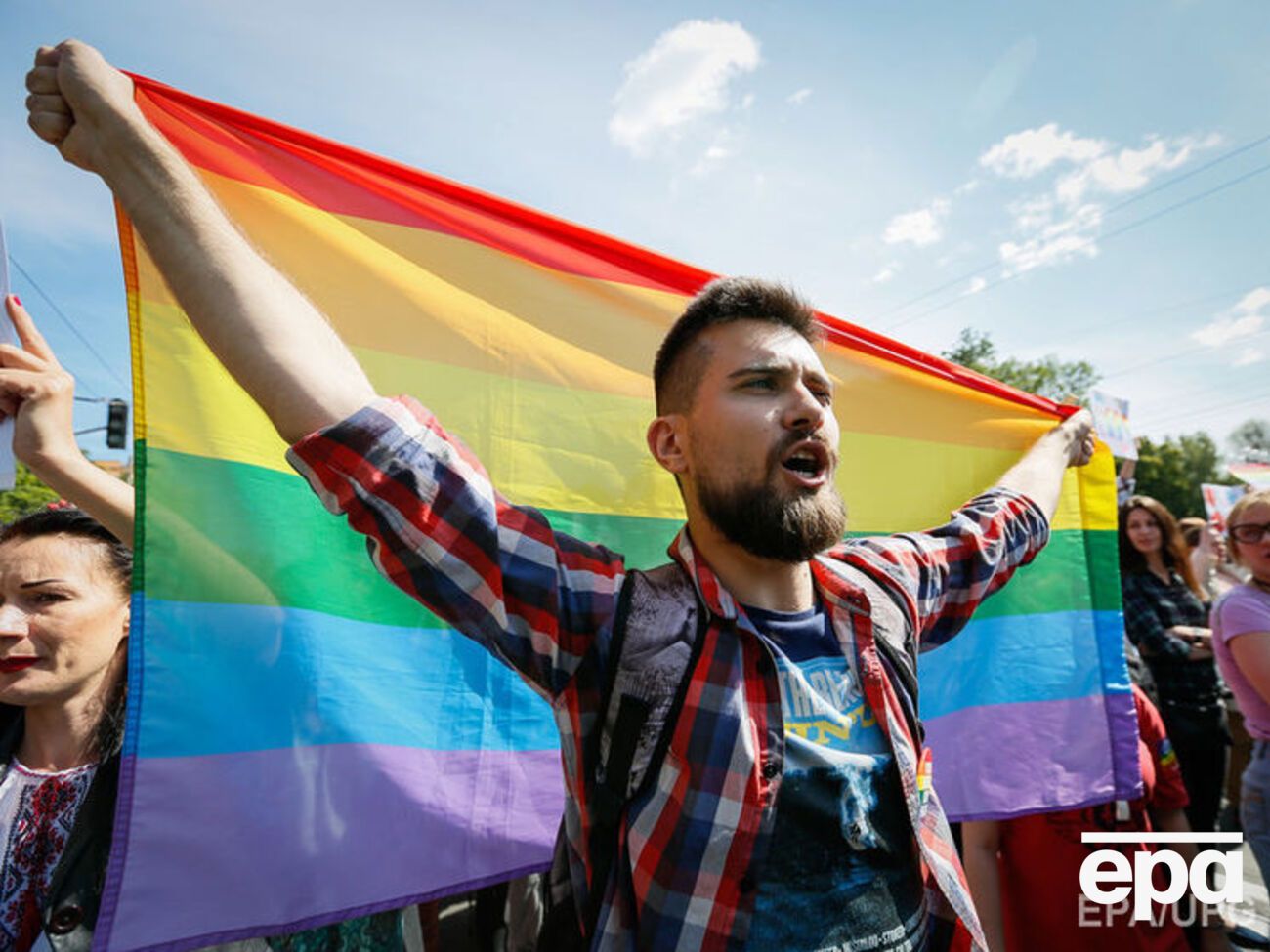 Частину активістів ЛГБТ-спільноти вивезуть із території проведення Маршу рівності в Києві автобусами