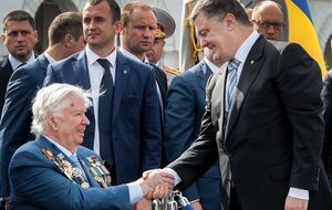 Порошенко: В любых ситуациях могу рассчитывать на надежную поддержку отца