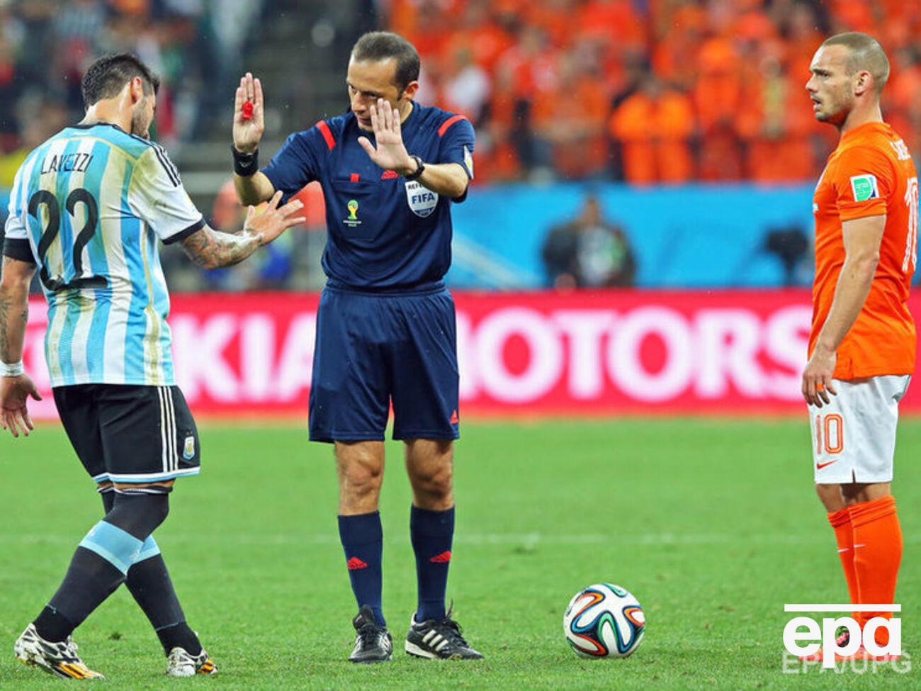 Предлагается во время любой паузы останавливать секундомер