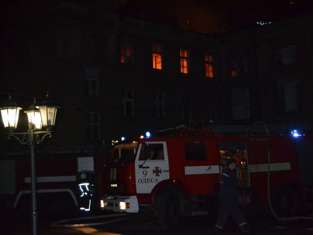 Пожежники приблизно за дві з половиною години впоралися з пожежею