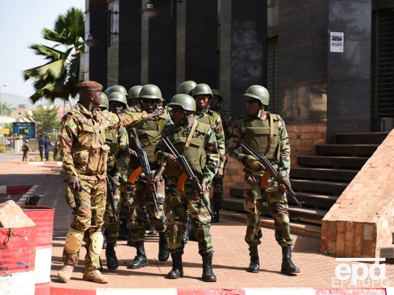 Малийские силовики проводят спецоперацию в курортной зоне