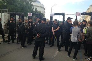 Среди пострадавших участников Марша равенства есть наблюдатель акции и журналист, сообщили в "КиевПрайде"