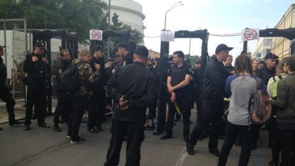 Серед постраждалих учасників Маршу рівності є спостерігач акції та журналіст, повідомили в "КиївПрайді"