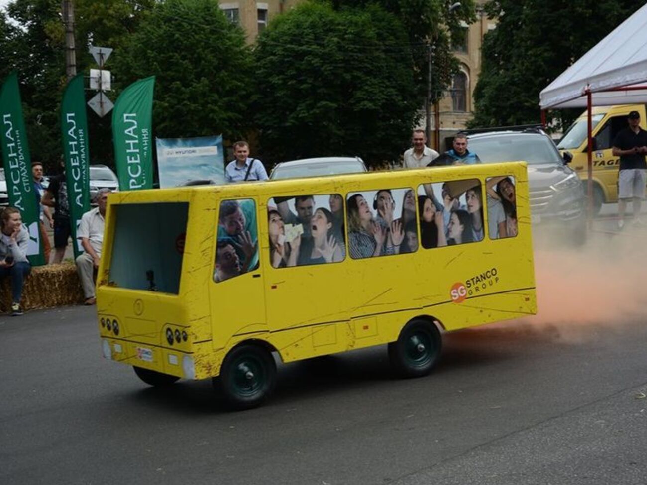 У Черкасах пройшли перегони саморобних автомобілів