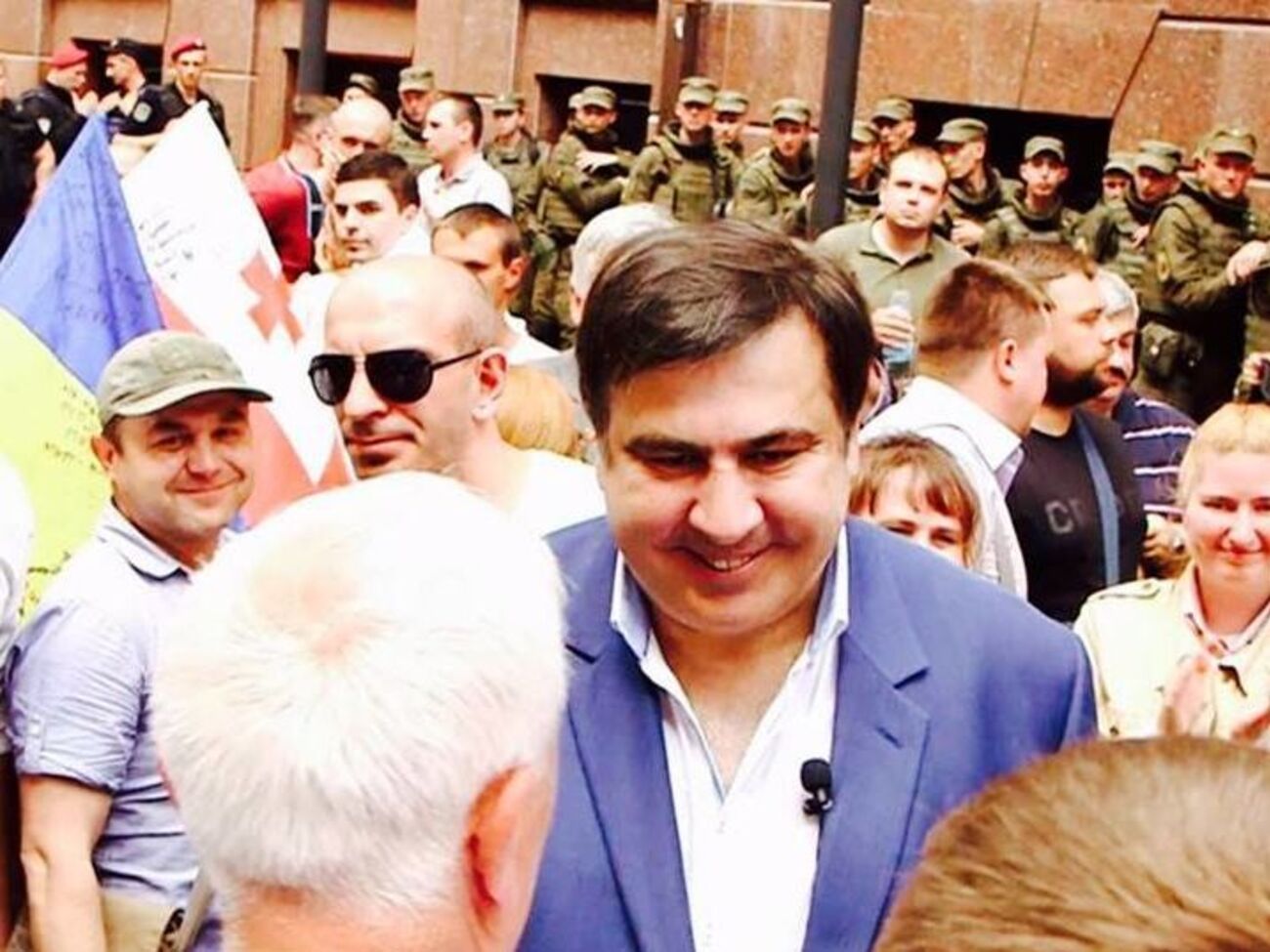 На Саакашвили напали во время митинга