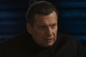Соловйов уважає, що протестувальники повинні попросити вибачення у москвичів, які відзначали День Росії