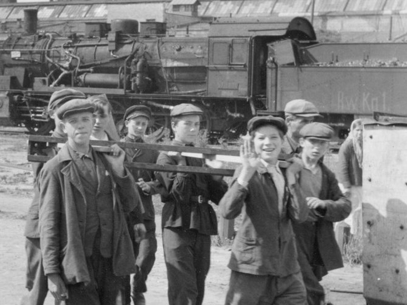 Хорошунова: Під моїм бібліотечним вікном город і дітлахи. Усе Шурку нагадує