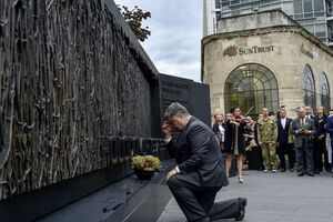 Мемориал жертвам Голодомора в столице США открыли в 2015 году