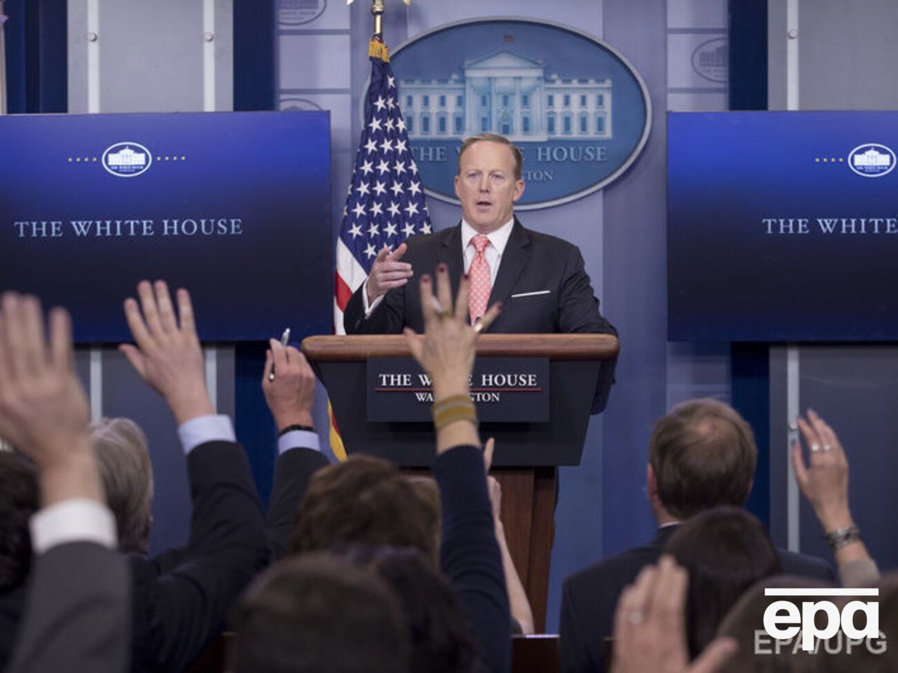 Спайсер заявив, що США будуть захищати свої інтереси