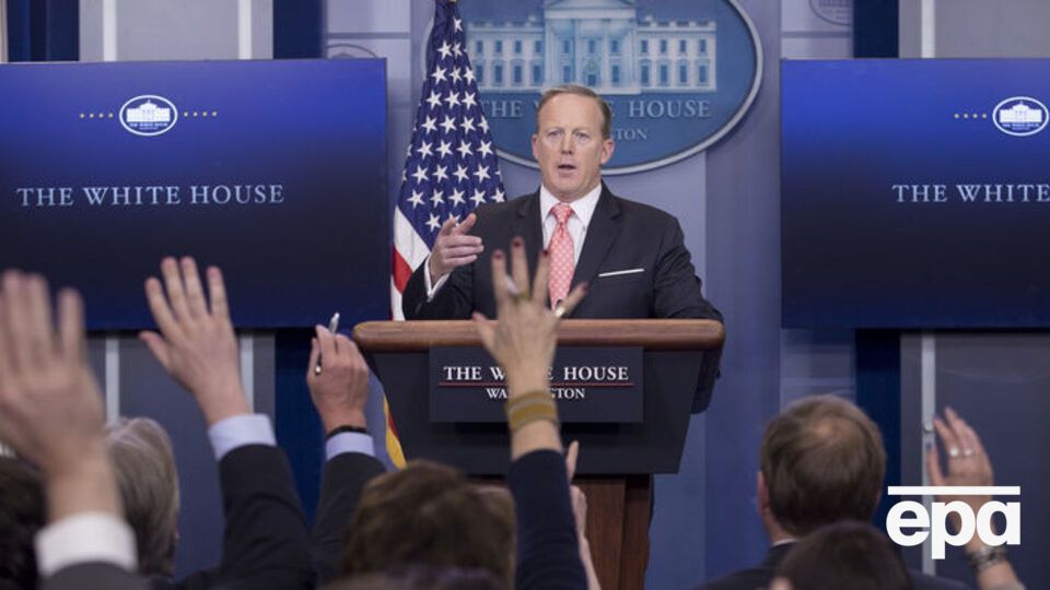 Спайсер заявил, что США будут защищать свои интересы