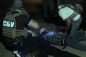 Оперативники затримали зловмисників, які за завданням російських спецслужб готували серію пропагандистських акцій