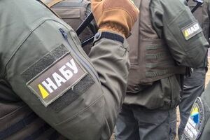 Во время проведения следственных действий изъято более 100 кг янтаря, огнестрельное оружие