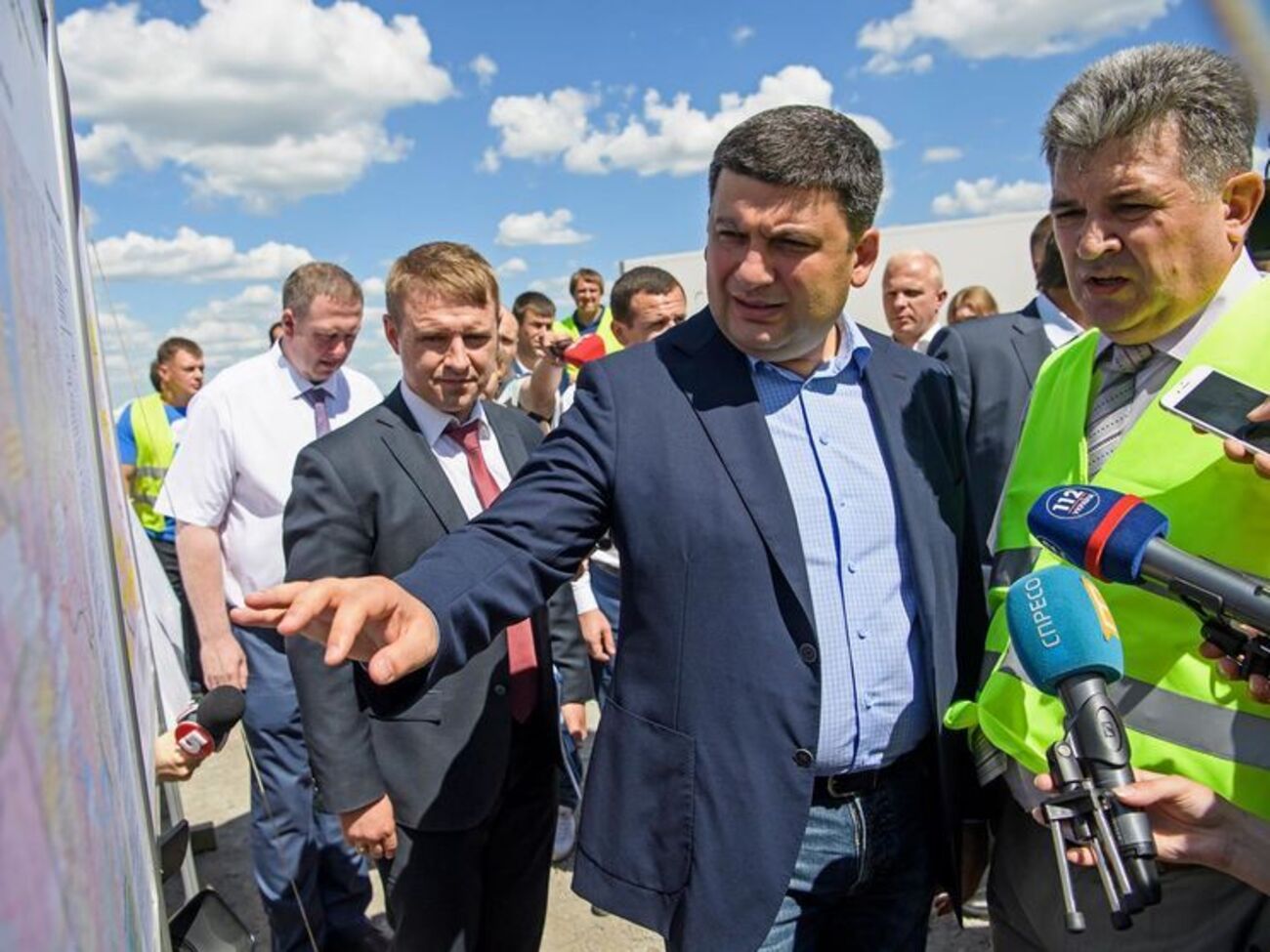 Гройсман: Минулого року ми відновили дорожні роботи по всій країні