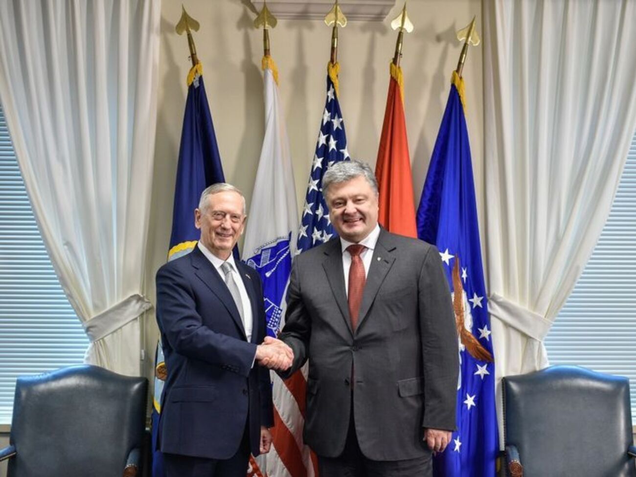 Меттіс висловив повну підтримку Україні