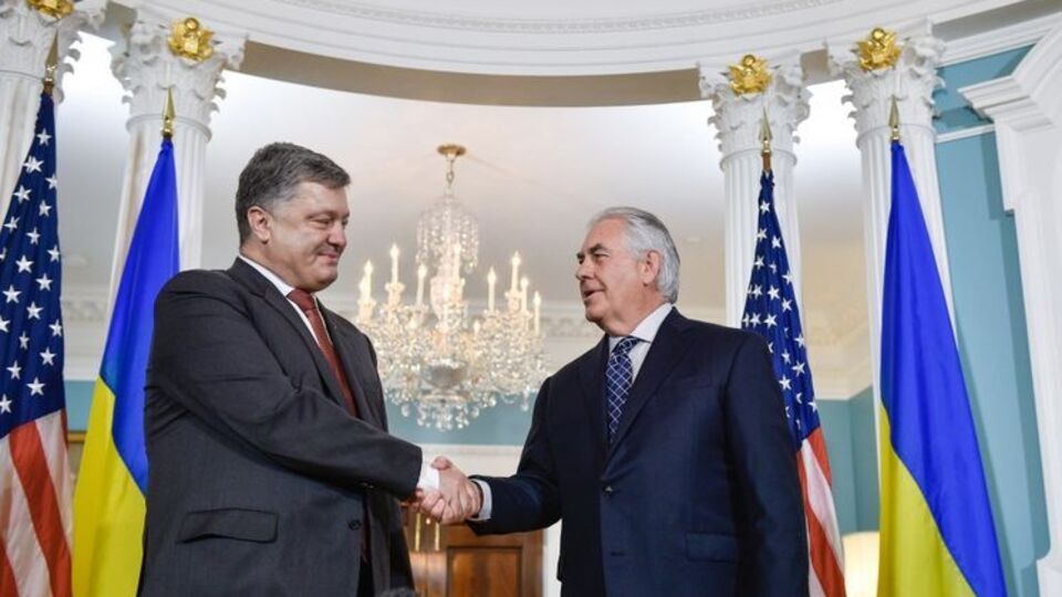 Співрозмовники говорили про можливість надання оборонної зброї для України