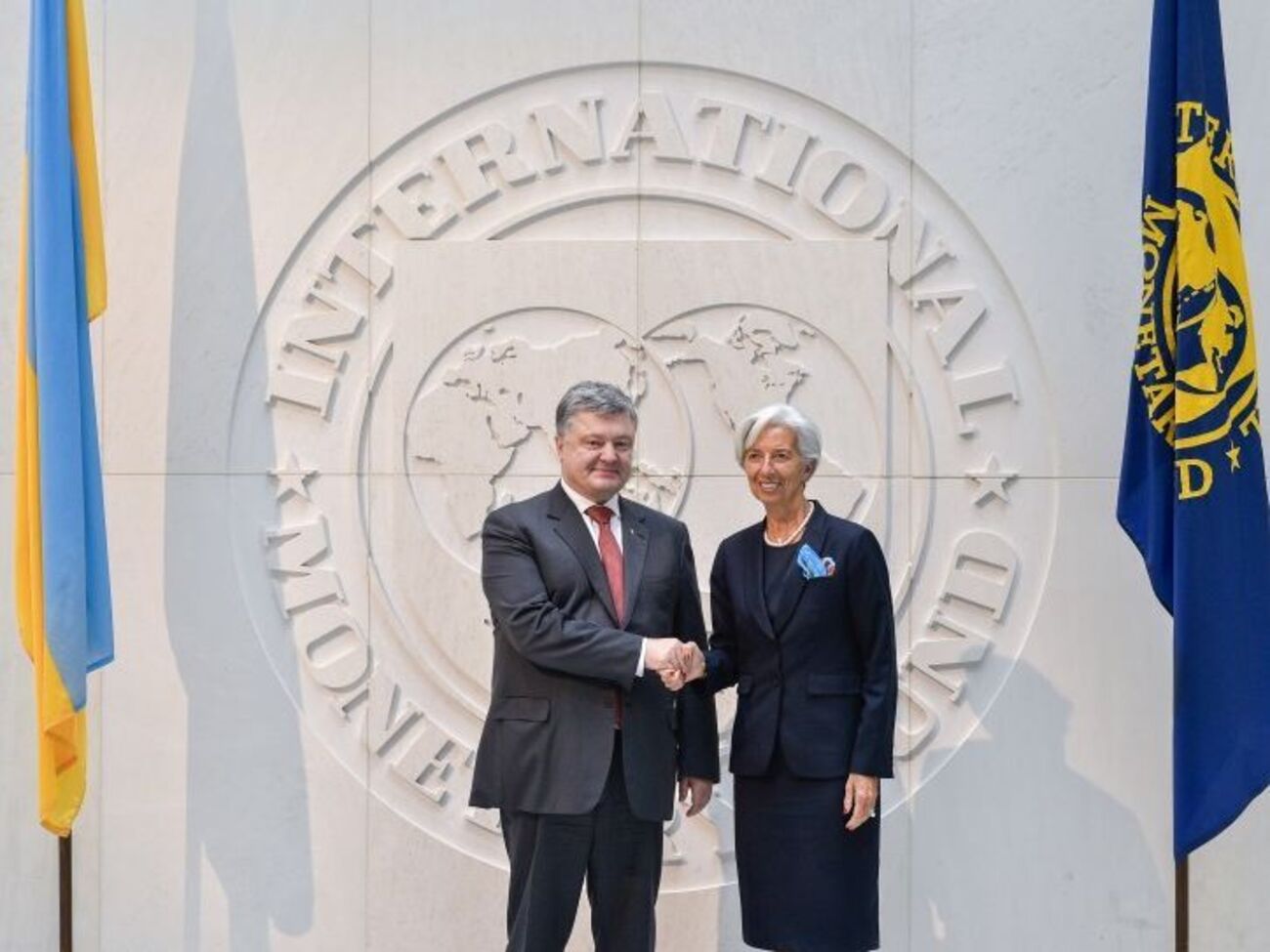 Порошенко подякував Лагард за підтримку України