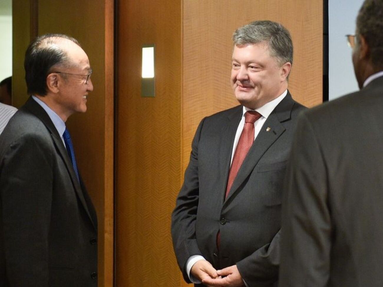Порошенко розповів Йонг Кіму про проведені реформи