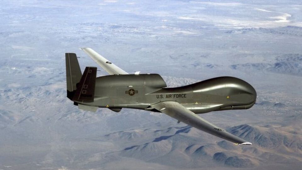 Global Hawk – важкий безпілотник, який може перебувати в повітрі понад добу