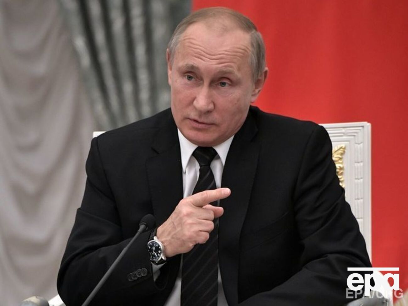 Путин: Там бурлит, но только то, что разрешено