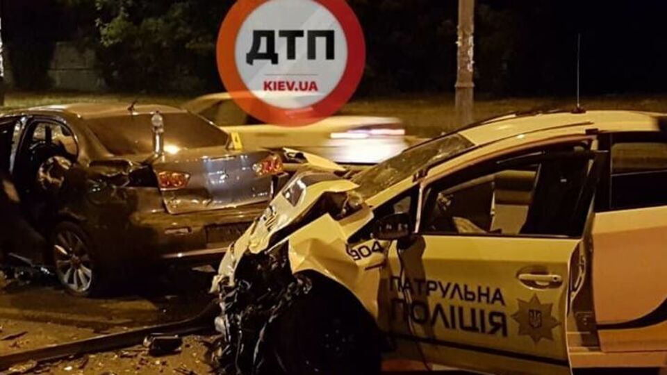 Патрульные пострадали в ДТП