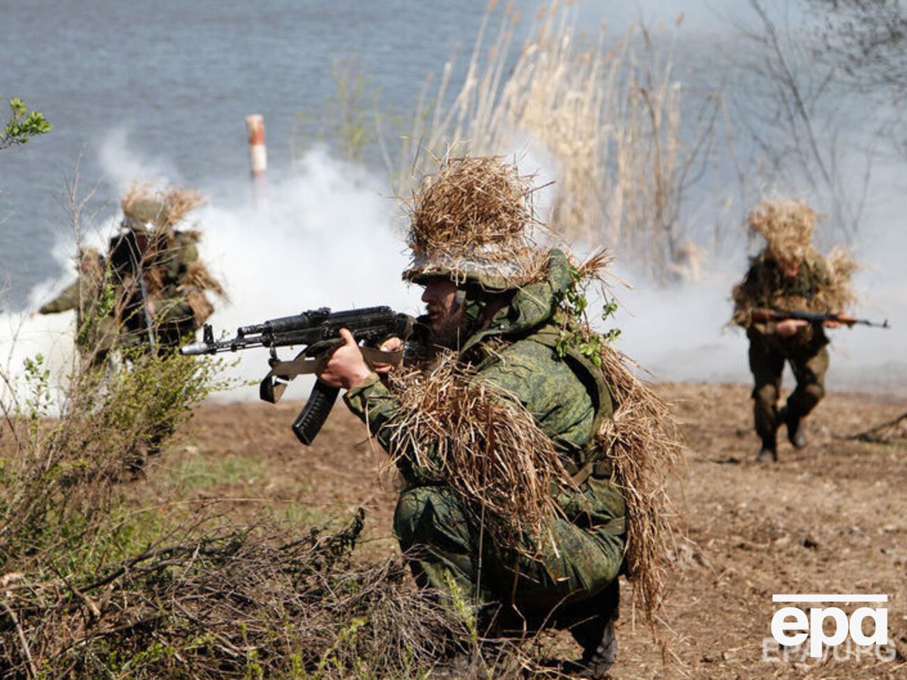 Окупанти застосовують стрілецьку зброю і гранатомети