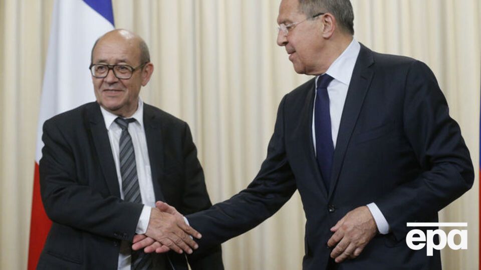 Лавров заявил, что Москва ждет выполнения минских договоренностей в первую очередь со стороны Киева