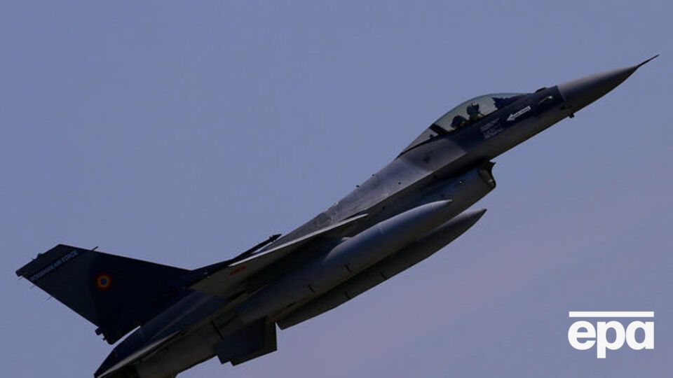 До борту із Шойгу наближався F-16