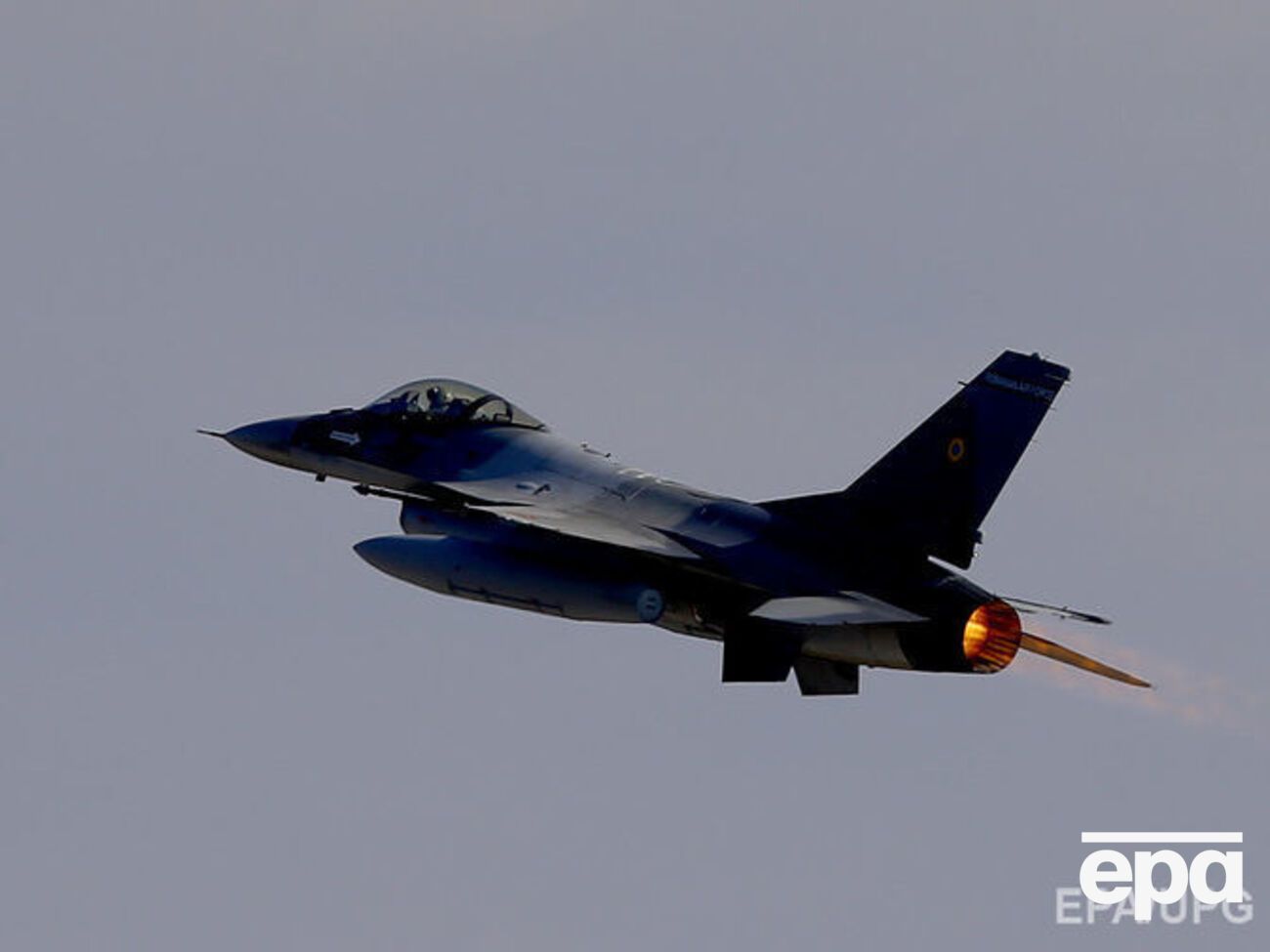 Самолеты НАТО визуально идентифицируют неизвестный летательный аппарат