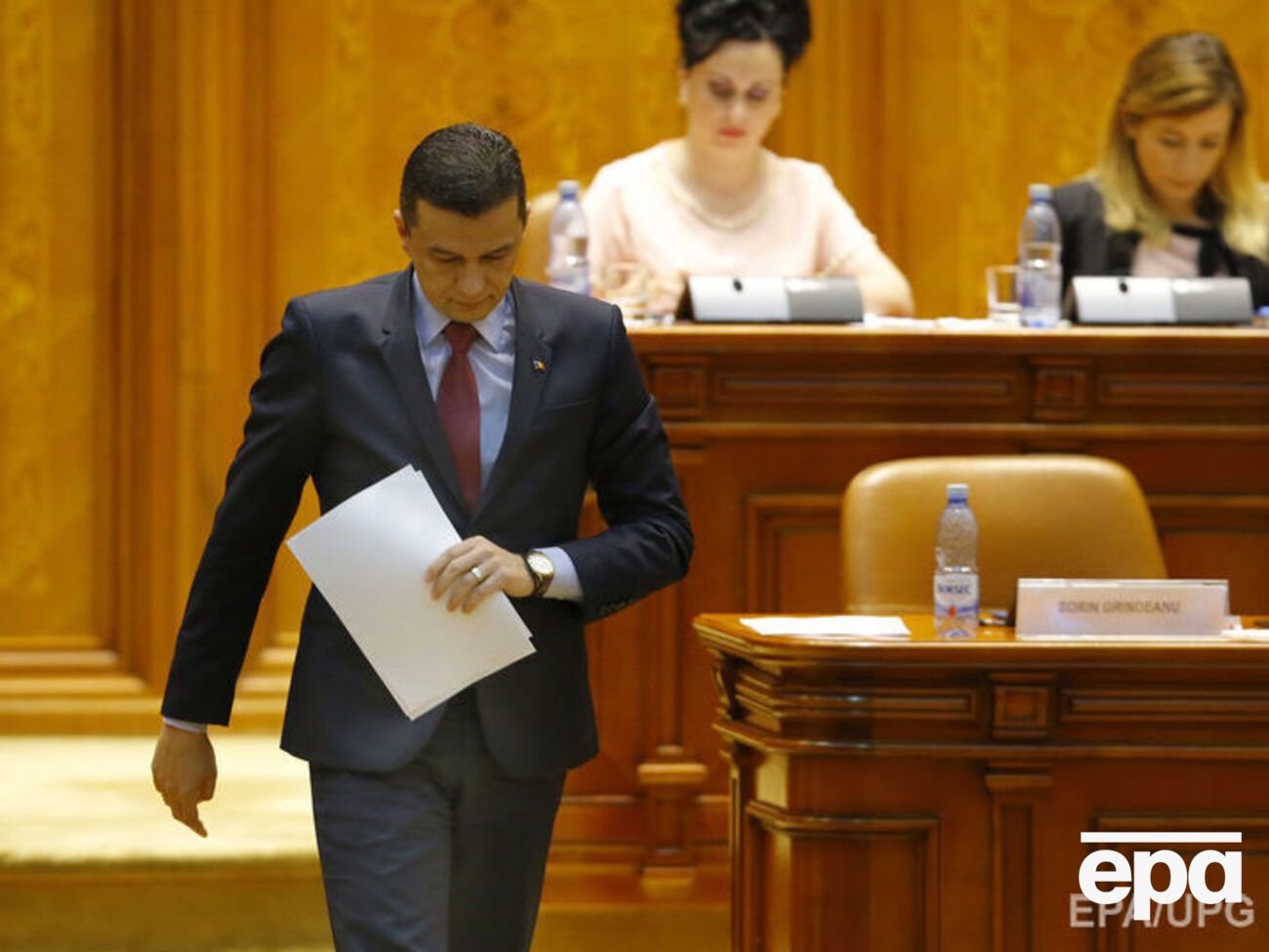 Гриндяну покидает пост премьер-министра