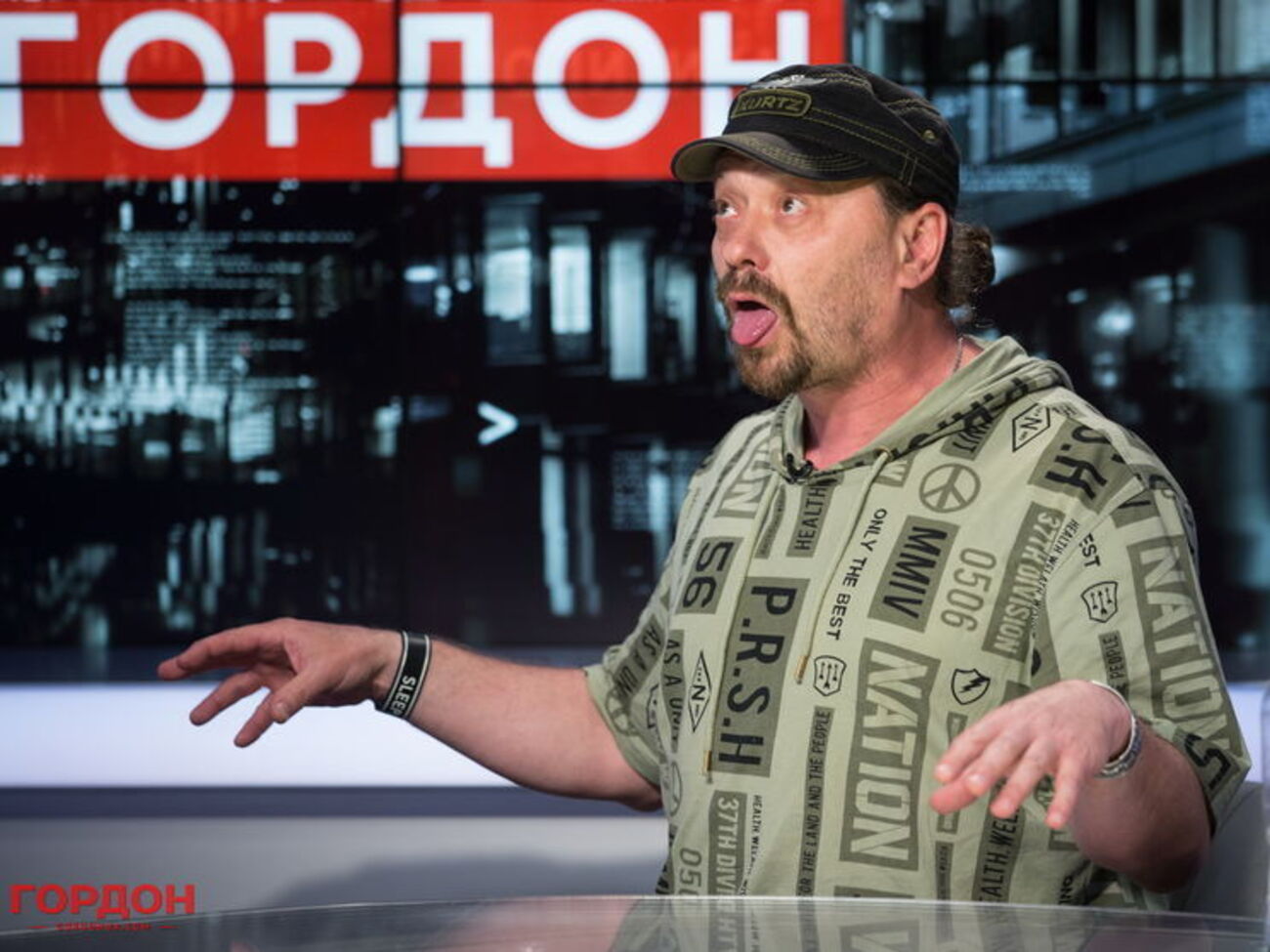 Поярков: Посадити мене на пляжі і сказати, що ось тобі лежак, похавати, випити &ndash; не роби нічого. Я відповім: "Ні, тільки не це!"