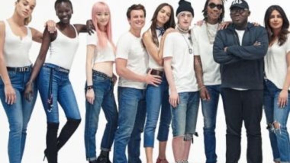 Герої реклами станцювали під пісню Sunny групи Boney M