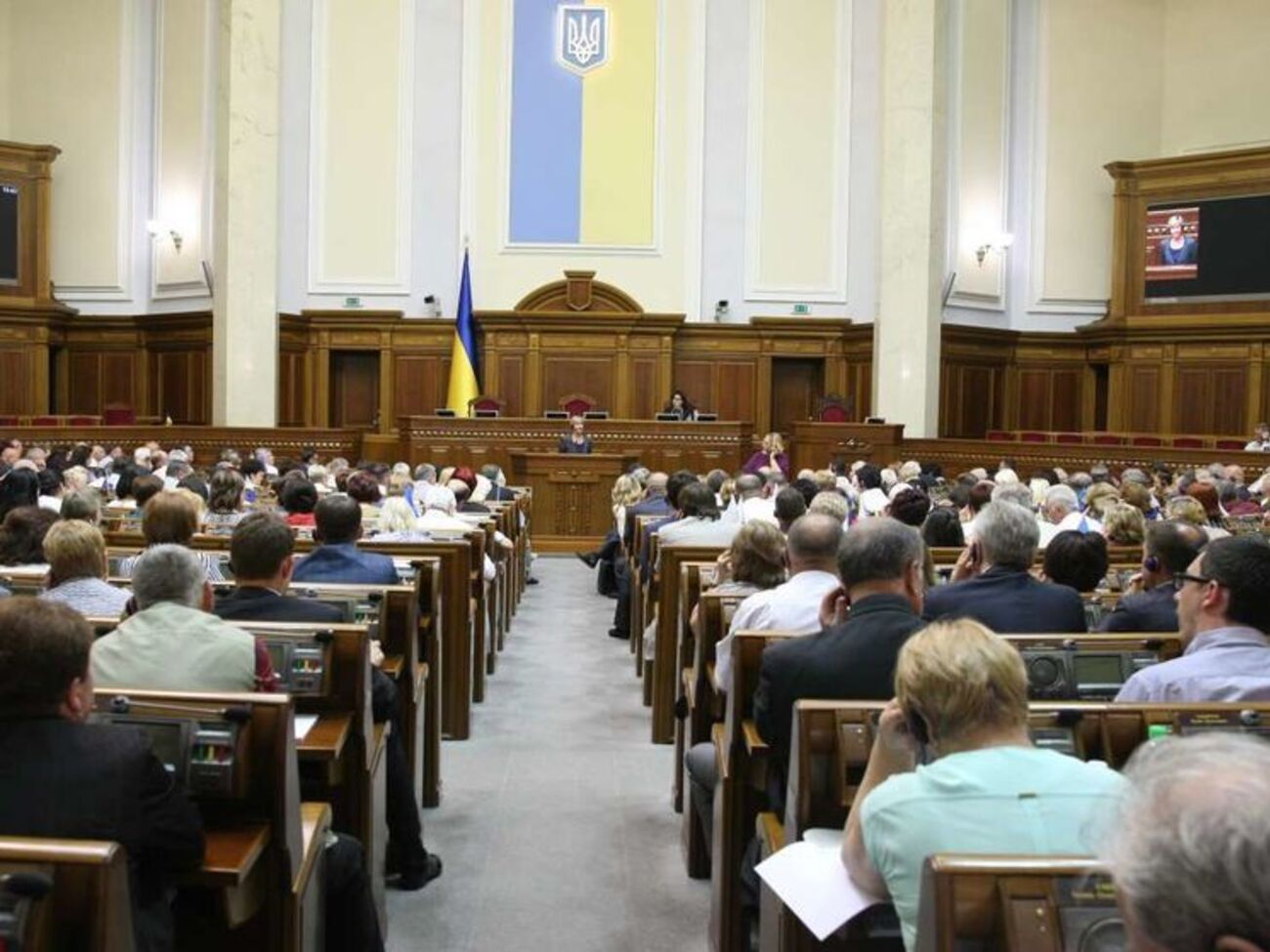 У липні планують один тиждень у сесійній залі