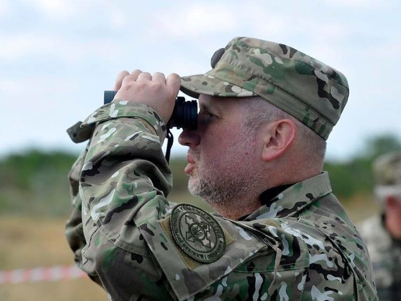 Турчинов предложил принять законопроект об усиленной проверке получателей биометрического паспорта с оккупированных территорий