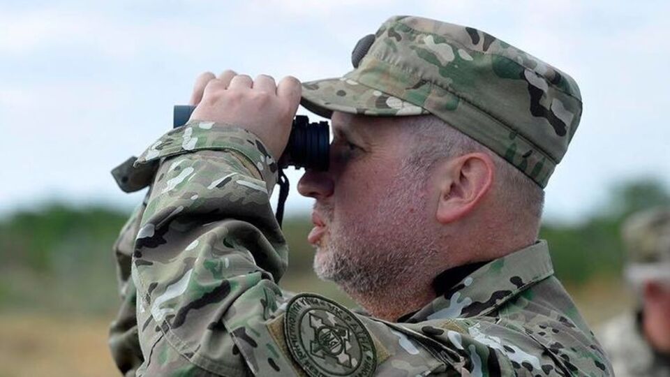 Турчинов запропонував ухвалити законопроект про посилену перевірку отримувачів біометричного паспорта з окупованих територій
